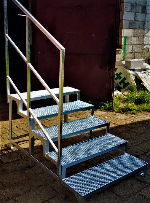 Stahltreppe Außen, Außentreppe, 5 Stufen mit Geländer