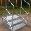 Stahltreppe 2 Stufen mit Podest verzinkt