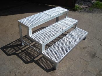 Stahltreppe Außen, 3 Stufen, Premium Qualität