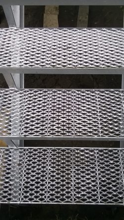 Anti-Rutsch-Gitter, Streckgitter, Stahltreppe